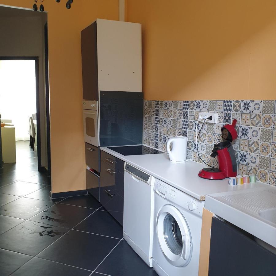 Appartement intra muros 8 personnes climatisé Wifi stationnement facile Aviñón Exterior foto